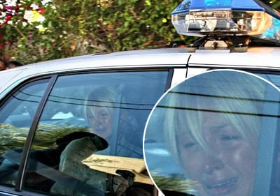 Paris Hilton è tornata in carcere parispiangesceriffo Paris Hilton è tornata in carcere