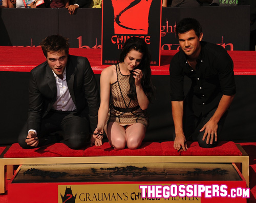grauman1 grauman1 Le impronte di Robert, Kristen e Taylor a Hollywood
