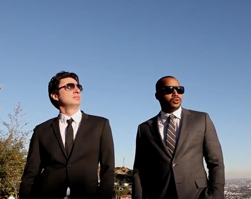 zach-donald zach donald Zach Braff e Donald Faison cantano per Natale