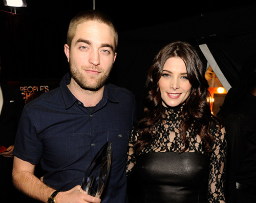 people robert1 Robert Pattinson rasato ai Peoples Choice Awards