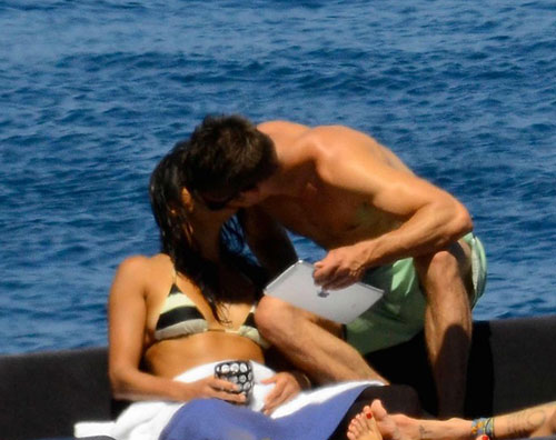 michele.zac  Bacio in barca tra Zac Efron e Michelle Rodriguez!