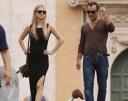 Jude Law1 Jude Law, gita a Roma con la fidanzata Philippa