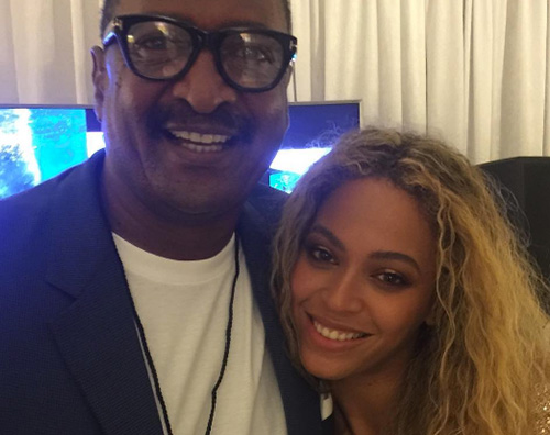 Beyonce, selfie con papà Mathew su Instagram