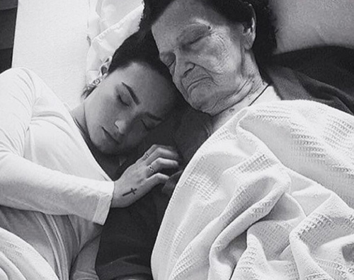 Demi Lovato ricorda la bisnonna morta su Instagram