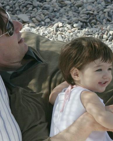  Tom,Katie e Suri sulla spiaggia