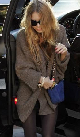 24243 7tecbyr35a Ma come va in giro Mary Kate Olsen..