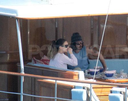 32073ey depp j b gr 04 0 Johnny Depp in vacanza con la famiglia