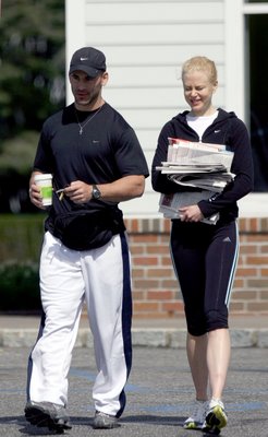 37025 Nicole Kidman leaving a Hampton Starbucks 06 Nicole Kidman come Nonna Papera