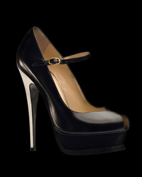 Yves Saint Laurent Tribute pumps in Black Chris & Vic con YSL