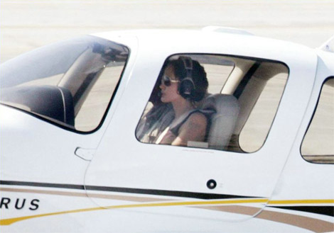 Angelina spicca il volo! angiefly3 Angelina spicca il volo!