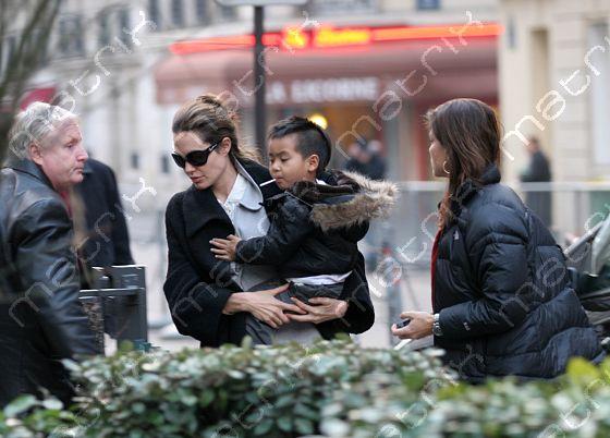 angmad1 Maddox fuma!