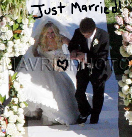 bb9df39e Avril Lavigne ha sposato Deryck Whibley