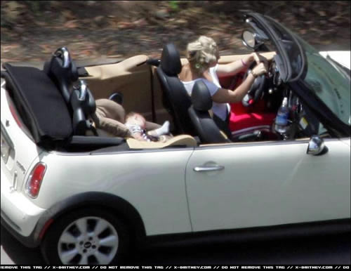 britney drive2 Povero Sean Preston!!!