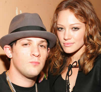 hilaryjoelglamour Hilary smentisce le dichiarazioni sulla sua verginità