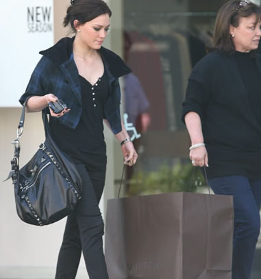 hilarylouis Rifornimento da Louis Vuitton