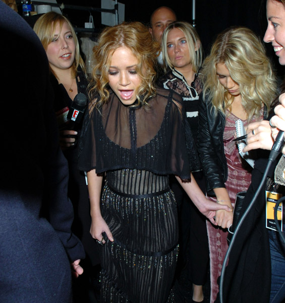 molsen twins fashion4 La gemella triste