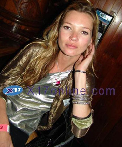 mossciondolo 2 Kate Moss: una (infelice) scelta di stile