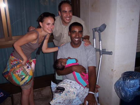 natalie portman hospital 04 Natalie Portman ancora in Israele