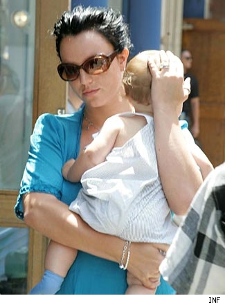 spears blackhair inf 325 Britney è mora!