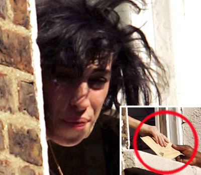 amymostro Amy Winehouse fa paura