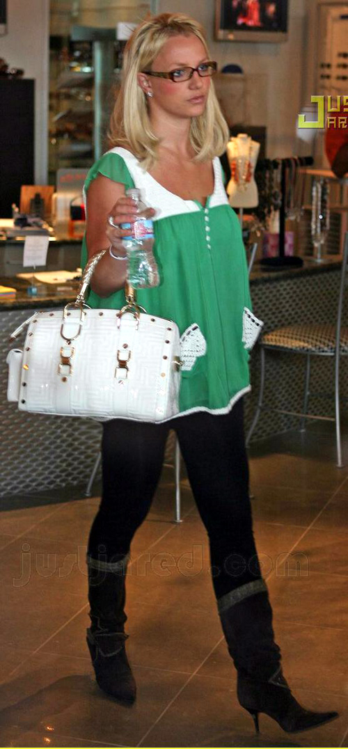 Doppia notizia per Britney: nuovo video e novità sulla custodia dei figli britney spears gimme more music video 00 Doppia notizia per Britney: nuovo video e novità sulla custodia dei figli