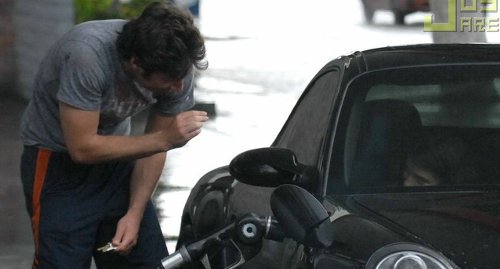 coppiettabenza Innamorati dal benzinaio