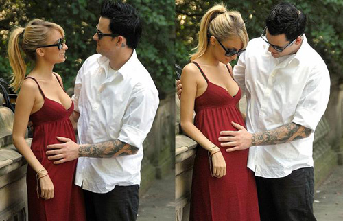 Joel tocca il pancione di Nicole nicojo3 Joel tocca il pancione di Nicole