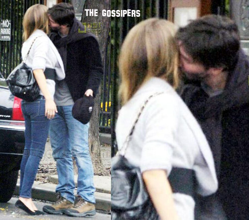 kean Dillo con un bacio...