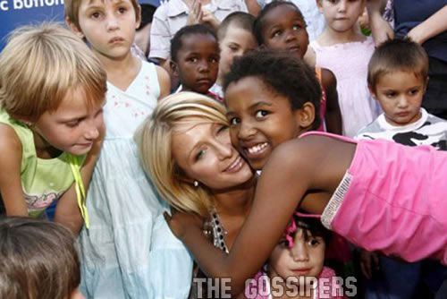 parisafrican Paris Hilton tra gli orfani