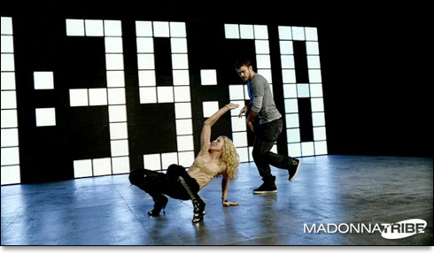 4m video 517 Madonna su Elle (e non solo)