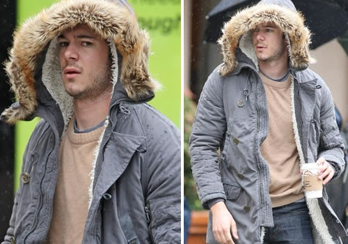 adambrodyneve Adam Brody nel freddo di Vancouver