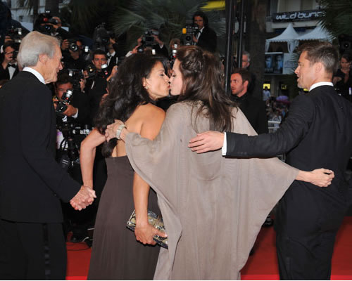 tgkikssang2 Bacio saffico alla premiere di Changeling