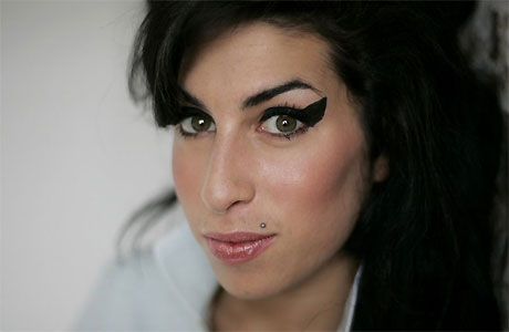 amywinehouse460 Amy Winehouse ha un enfisema