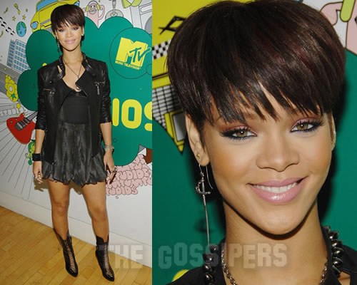 ririmtv1 Rihanna si ferma a TRL