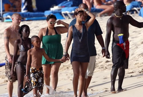 ririvacanza1 Le vacanze di Rihanna e Chris Brown