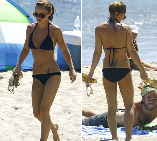 spiaggiachri Christina Ricci si diverte in spiaggia