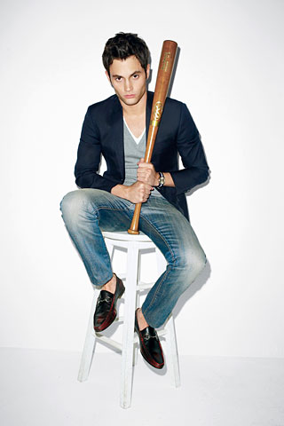 00006f Penn Badgley posa per GQ