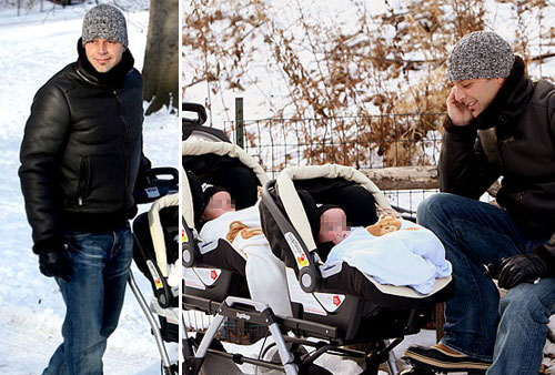 rickymartin bimbi Ricky Martin porta a spasso i gemellini