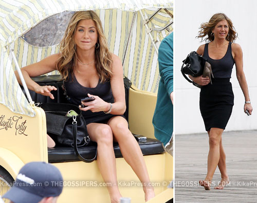 anistonbounty Jennifer Aniston a piedi nudi sul set