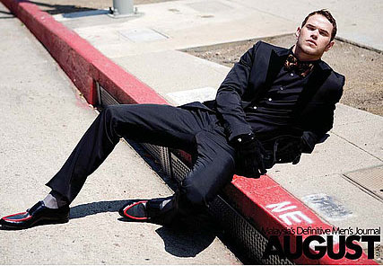 august kellan2 Kellan Lutz posa per August