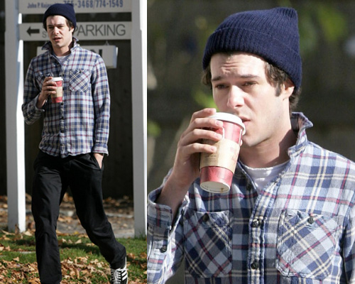 brody Adam Brody inizia con Starbucks