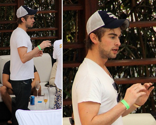 chace beve Chace Crawford si gode il sole di Miami