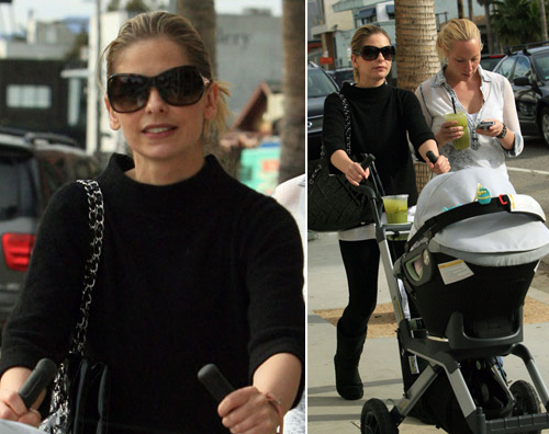 sarah michelle Sarah Michelle Gellar passeggia con la figlia