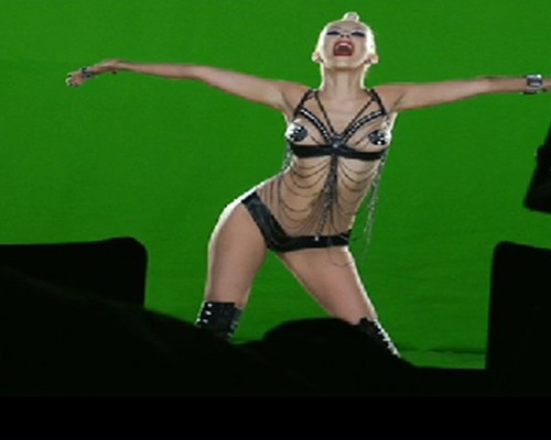 christina aguilera2 Christina Aguilera si spoglia per il suo nuovo video