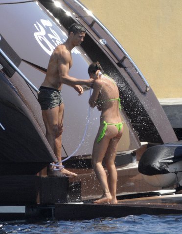 FOTO GALLERY: Cristiano Ronaldo in Corsica con Irina cristiano irina corsica4 FOTO GALLERY: Cristiano Ronaldo in Corsica con Irina