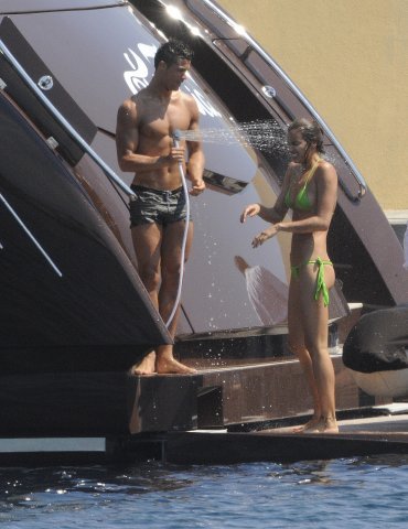 cristiano irina corsica6 FOTO GALLERY: Cristiano Ronaldo in Corsica con Irina