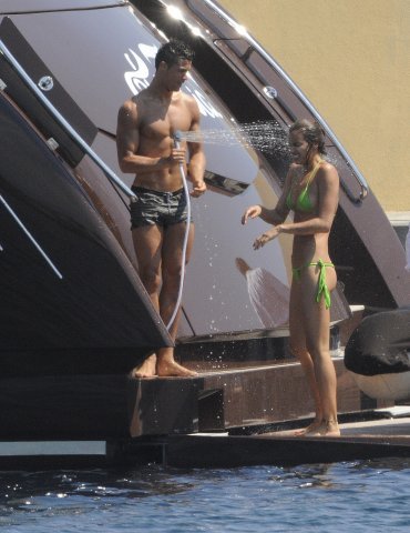 FOTO GALLERY: Cristiano Ronaldo in Corsica con Irina cristiano irina corsica6 FOTO GALLERY: Cristiano Ronaldo in Corsica con Irina