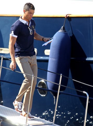 FOTO GALLERY: Cristiano Ronaldo in Corsica con Irina cristiano irina corsica7 FOTO GALLERY: Cristiano Ronaldo in Corsica con Irina