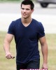 abduction taylor2 80x100 FOTO GALLERY: Taylor Lautner di nuovo in sella