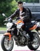 abduction taylor6 80x100 FOTO GALLERY: Taylor Lautner di nuovo in sella